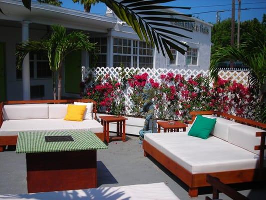 Tropical courtyard with outdoor rainforest shower!