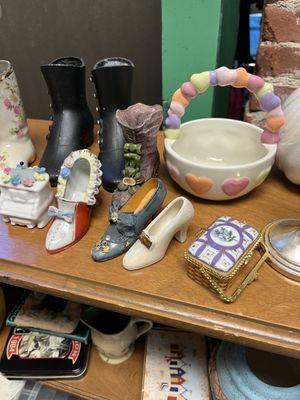 Little figurines and ceramics