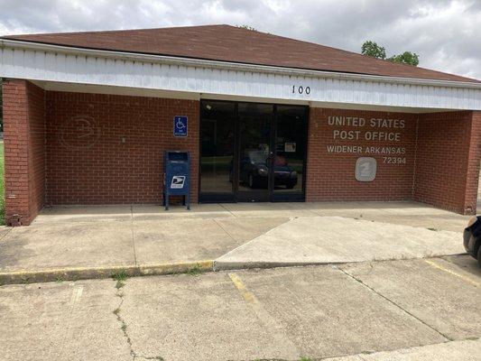 view of front entrance to Widener post office