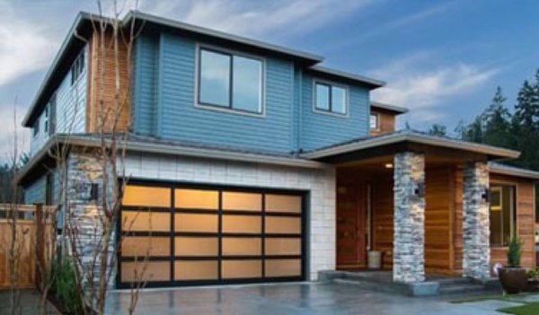 Residential garage doors and garage door models