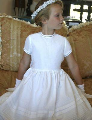 Elégant First Communion Dress.