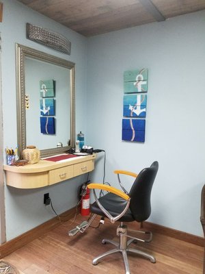 This  cozy small town salon can Give you all the latest color and styles for your whole family . Color, cuts waxing, upstyles, hilites.