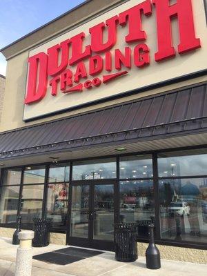 Duluth Trading is located about two miles from the King of Prussia Mall and it has plenty of parking.