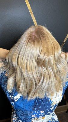 Blonde achieve without the use of bleach