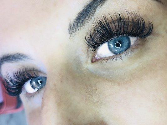 Volume lashes