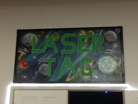 Blacklight laser tag