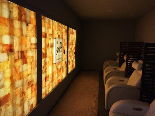 Relaxing Group Salt Therapy Room