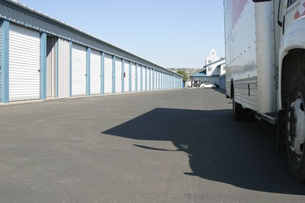 We provide a variety of room sizes including outside storage. All rooms suitable for residential & commercial use.