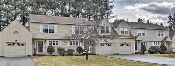 Vinyl Siding and Custom Trim. One of Nine Meadowland Condo Projects in Keene, NH