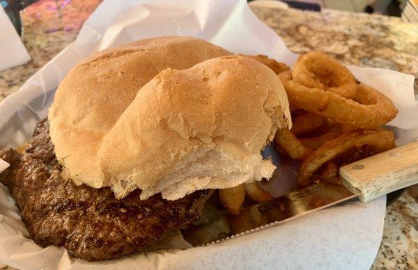 Steak Sandwich w/Rings