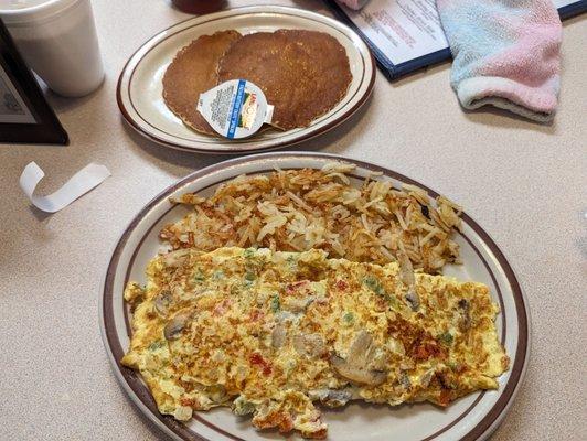 Veggie omelet & 2 pancakes at 8pm CDT. $8!!! (August 2023)