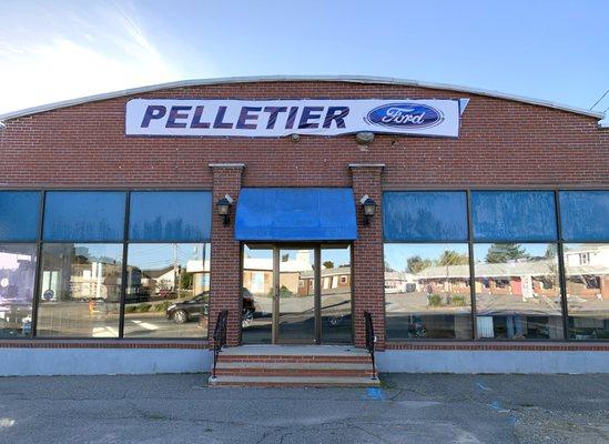 Pelletier Ford of Lincoln  Service