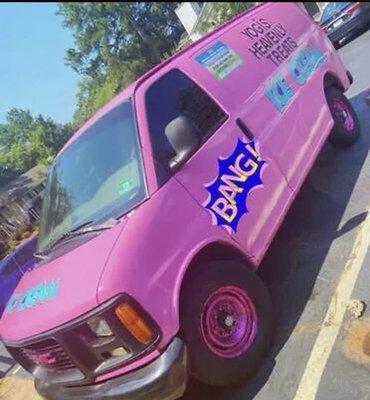 BOOK THE PRETTY PINK TRUCK FOR YOUR NEXT EVENT! *KIDS!!* and *ADULTS!!* (484)233-6732