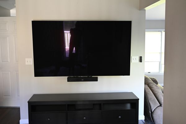 Wall mounted TV