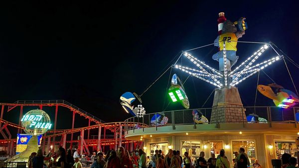 Surfside pier  Kong Runaway tram