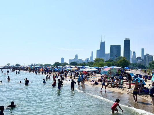 Big crowds at North Ave Beach