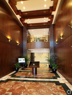 3518 Westgate Drive - Lobby