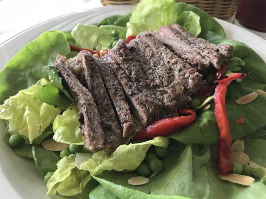 Boston Bibb Salad with steak