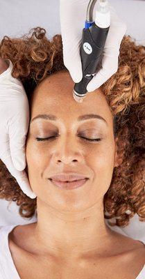 HydraFacial
For the best skin of your life