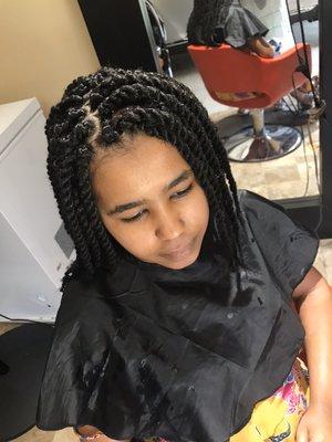 Jumbo twists with kinkin hair !!