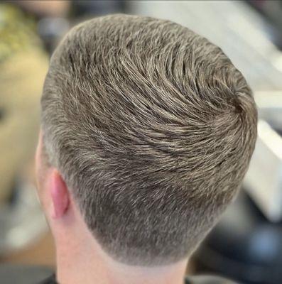 Men's classic cut & grey blending