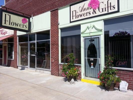 Hi! Welcome to Ann's Flowers & Gifts in Beautiful Downtown MIAMI, OK on Rt.66