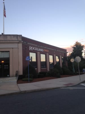 Rockland Trust of Foxborough -- 1 Mechanic Street, Foxborough                 Side Exterior