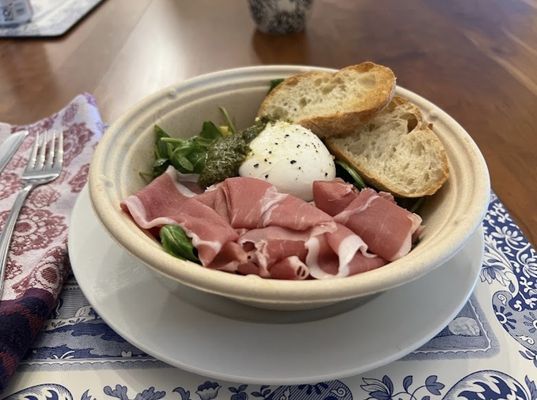 Prosciutto and burrata salad