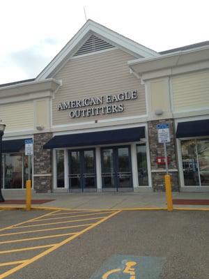 Mansfield American Eagle Outfitters -- Mansfield Crossing : 280 School Street, Mansfield          Storefront