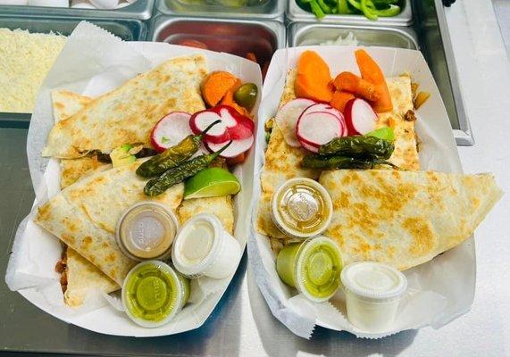 Quesadillas (asada, pollo y pastor)