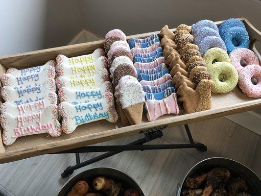 Made in a bakery in E. Wareham , MA.  How cute are these cookies.