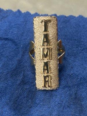 Nameplate ring