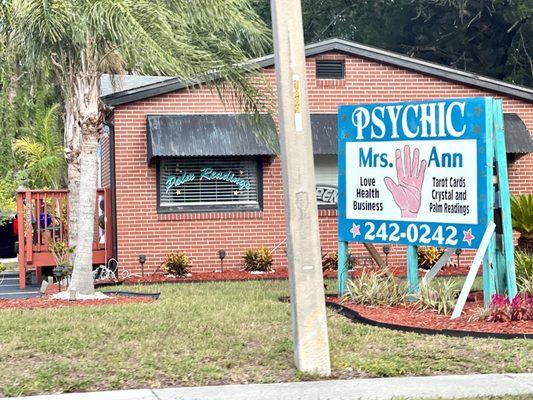 Ann Psychic Reader & Advisor