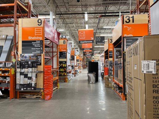 The very DESERTED isles of Home Depot