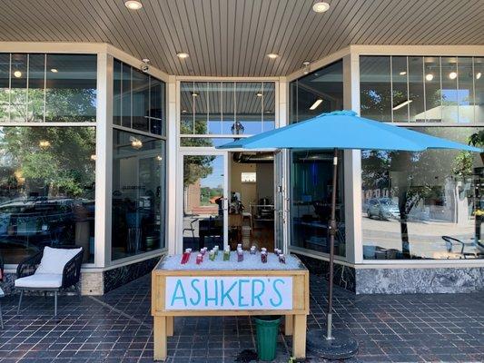 Ashker's storefront