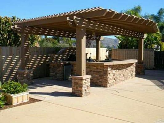 Custom decks & pergolas