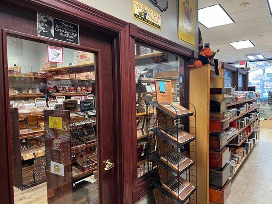 Bundle shelving and Humidor Entrance