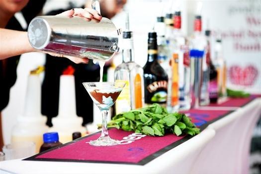 Presentation, important element in mixology.