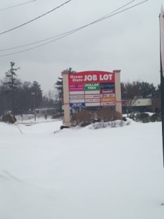 Foxborough Plaza -- 30 Commercial Street / Route 140, Foxborough             Sign