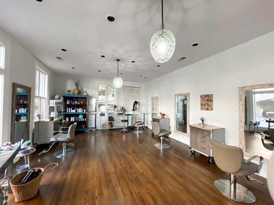 Salon Space for Lease