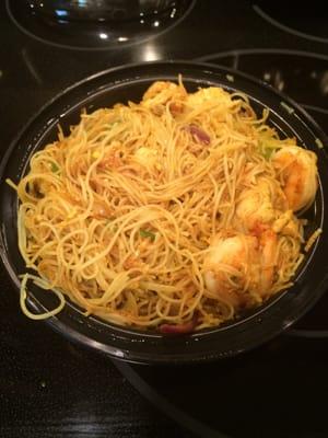 Singapore Rice Noodles. Comes with big pieces of chicken & shrimp.