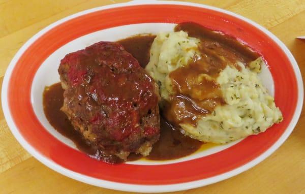 1/2 Lb meatloaf with potato filling.