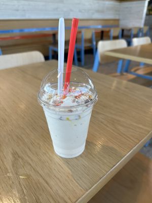 REESE'S PEANUT BUTTER SHAKE