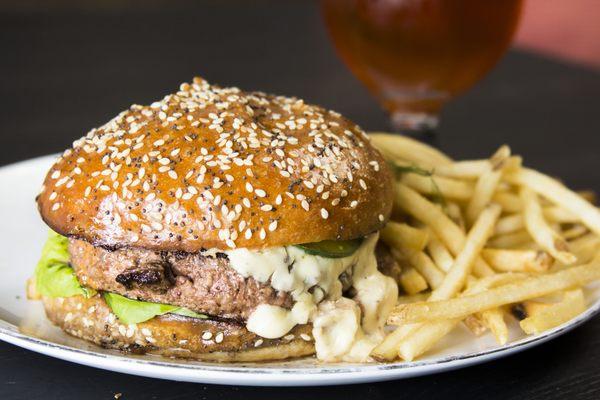 Cheeseburger & Shoestring Fries