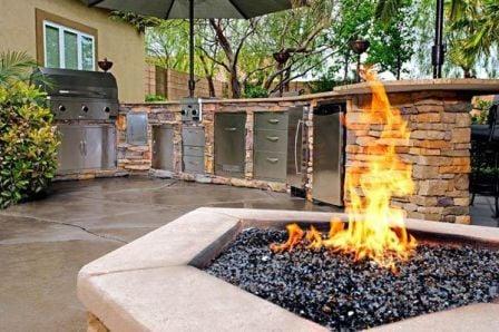 Outdoor Kitchen. Perfect for Fall