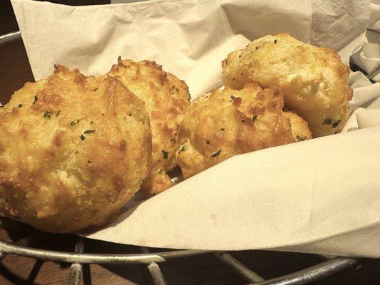 Cheddar Bay Biscuits