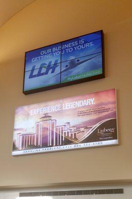 SKYKAST+ - Digital video wall signage in the Lake Charles Regional Airport