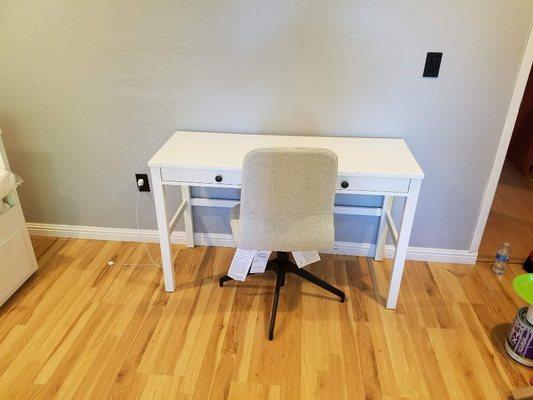 Furniture assembly (desk)