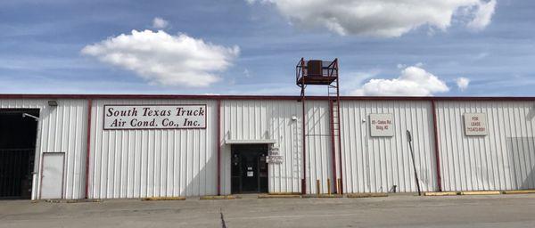 This is South Texas Truck Air Conditioned Company located in the corner of Wallisville Rd. and Oates Rd.