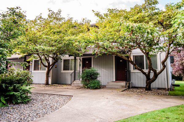 The Retreat - Apartment Homes Exterior